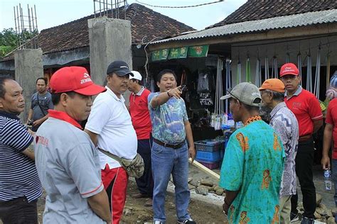 Sidak Pembangunan Pasar Melaya Bupati Artha Minta Pemborong Kerja