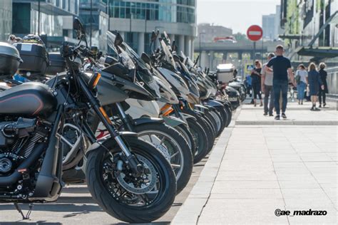 Aparcar Moto En La Acera Una Opci N Conveniente En La Ciudad