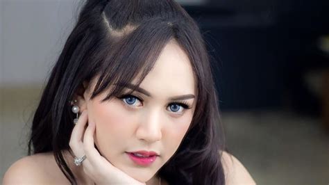 Aw Seksi Banget Yuk Intip Potret Happy Asmara Dan Arlida Putri Pakai Bikini Saat Mandi Busa