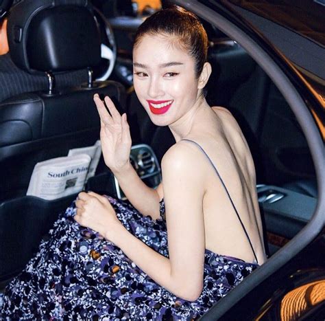Thailands Most Beautiful Transgender Woman Slayed The Sexy Side Boob