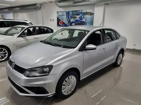 Volkswagen Vento Startline Tiptronic Usado Color Plata Precio