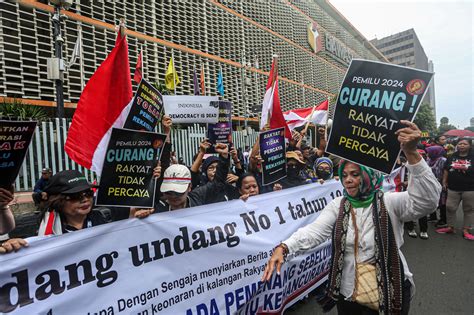 Demo Aksi Tolak Pemilu Curang Di Depan Gedung Bawaslu