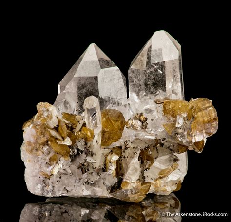 Siderite On Quartz With Cubanite Pyrrhotite Sm Morro Velho