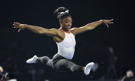 Simone Biles Makes History With Yurchenko Double Pike Wins Title At Us Classic The Epoch Times