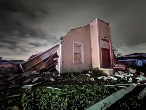 Photos After Ef3 Tornado Hits New Orleans Area Arabi Sees Flipped