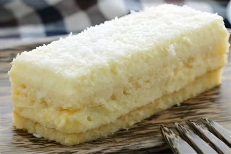 Bolo Cremoso De Coco Leite Condensado Perfeito Pra Servir Gelado No