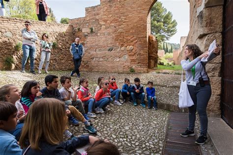 La Alhambra ofrece en otoño un nuevo ciclo de visitas guiadas para