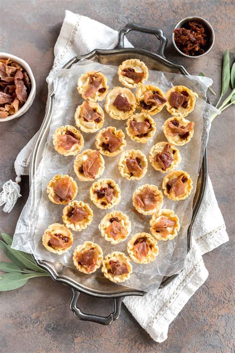 Baked Brie Phyllo Cups with Crispy Prosciutto (holiday appetizer ...