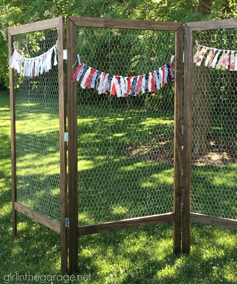 DIY Folding Display with Chicken Wire | Girl in the Garage®