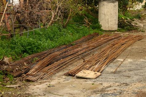 Rebar Se Trouve Dans La Rue Dans Un Village De Chypre Photo Stock