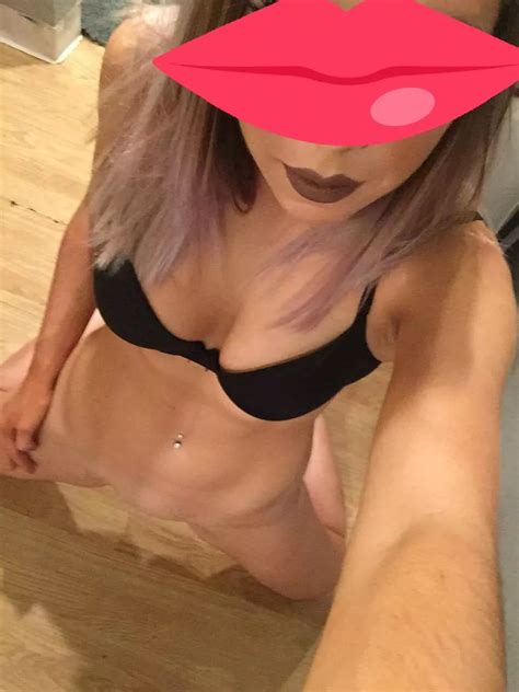 Sunday F Un Day Nudes Kneeling NUDE PICS ORG