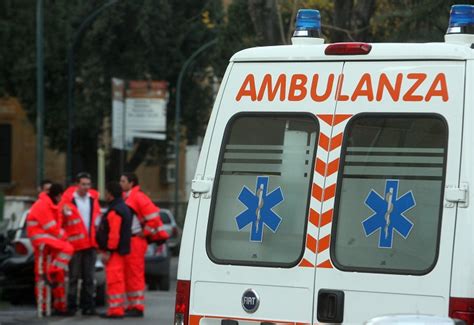 Suicidio Genova 13enne Litiga Con La Madre E Si Lancia Dal Balcone