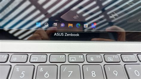 ASUS lanza en Perú la nueva laptop ASUS Zenbook S 13 OLED Surtido