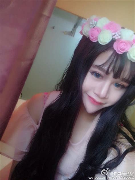 Cô gái mặt rắn tự nhận mình là hot girl đẹp nhất Trung Quốc