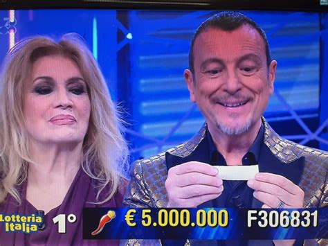 Primo Premio Lotteria Italia Venduto A Milano Il Biglietto Vincente