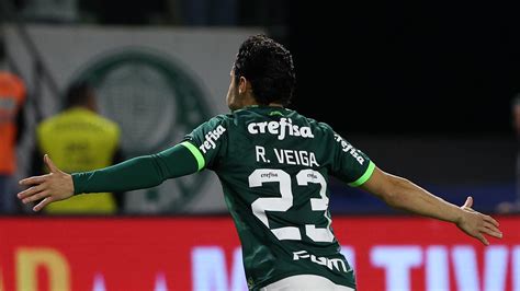 Hist Rico Raphael Veiga Atinge Marcas Importantes Pelo Palmeiras