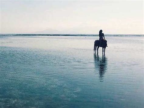 Krishna Shroff Posts Bikini Pictures On Her Instagram Page Filmibeat