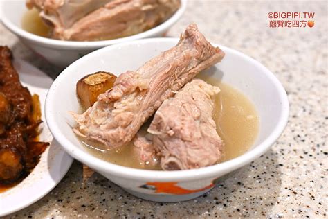 【新加坡美食】松發肉骨茶 樟宜機場美食，新加坡米其林必比登推薦 翹臀吃四方