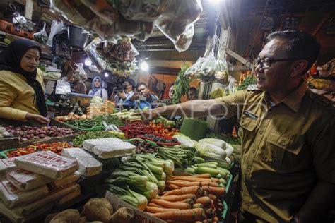 SIDAK PASAR TRADISIONAL JELANG NATAL DAN TAHUN BARU ANTARA Foto