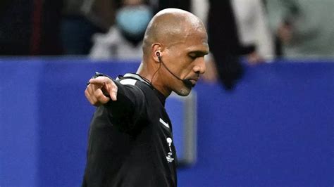 Akun Instagram Wasit Ahmed Al Kaf Lenyap Usai Dituduh Curangi Timnas