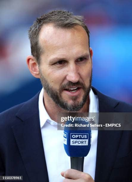 Mark Schwarzer Photos Photos And Premium High Res Pictures Getty Images