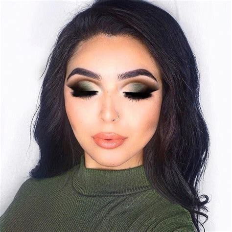 Awesome 33 Amazing Smokey Eye Makeup Trend 2019