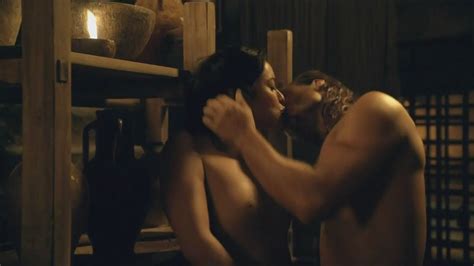 Marisa Ramirez Nue Dans Spartacus Gods Of The Arena