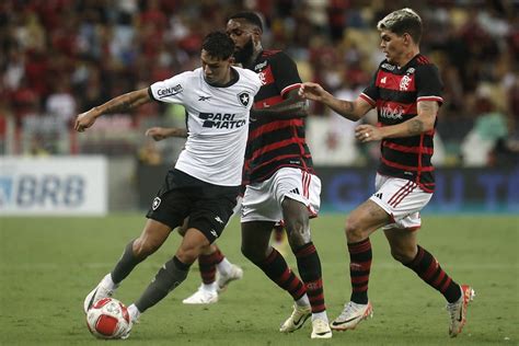 Onde assistir a Botafogo x Flamengo pelo Brasileirão e aos outros jogos