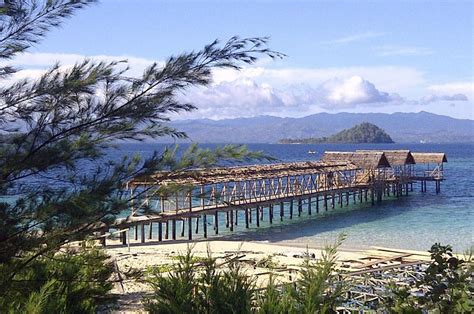 Kisah Dermaga Kayu Pulau Saronde Yang Romantis