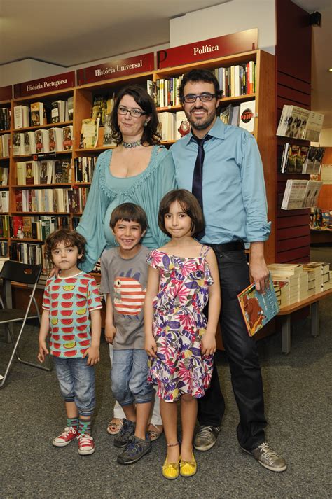 João Miguel Tavares lança livro o apoio da família