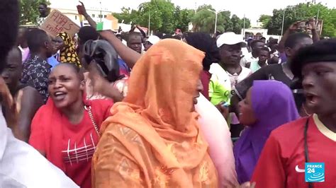 Niger Niamey Des Milliers De Personnes Ont Manifest En Soutien