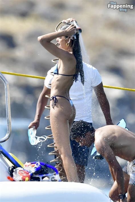 Izabel Goulart Flaunts Her Sexy Bikini Body Enjoying A Boat Day In