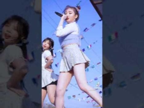 Phim sex gái xinh Lộ clip em gái hot tiktok cởi sạch đồ nhảy cực cuốn