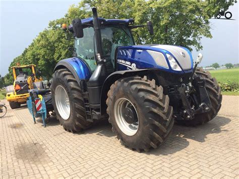 Foto New Holland T