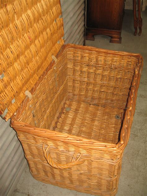 Large Wicker Lid Storage Basket