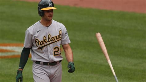 Oakland Athletics' Matt Olson scratched after getting hit near eye - ABC30 Fresno