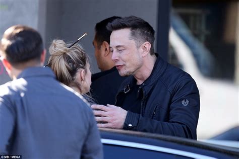 Amber Heard And Billionaire Elon Musk Share A Steamy Kiss Daily Mail