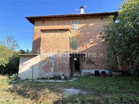 Vendita Casa Colonica In Via Della Vittoria Castiglione Del Lago Buono