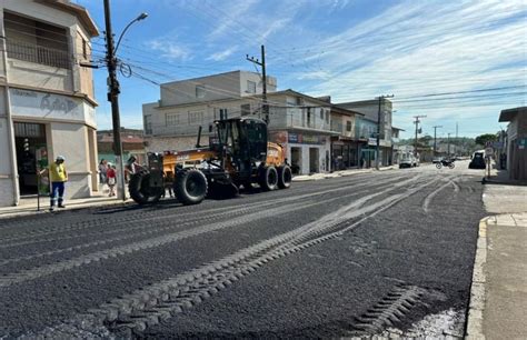 Come A Obras De Asfalto Na Rua Prof Luiza Maraninchi No Centro De