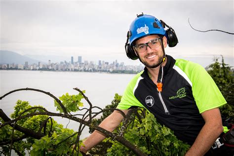 Climbing Arborist Jobber