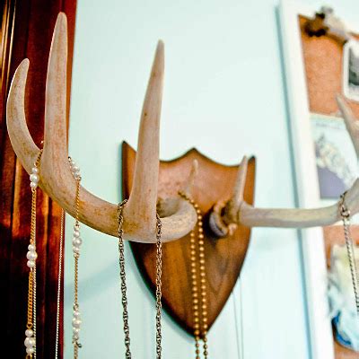 Rustic Diy Antler Decorations And Holders For Your Home Shelterness