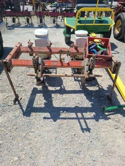 Allis Chalmers 2 Row Corn Planter New Openers And No Till Cutters