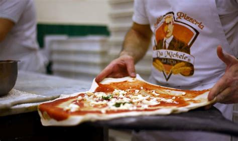 L Antica Pizzeria Da Michele Apre Ad Aversa La Terza Sede In Campania