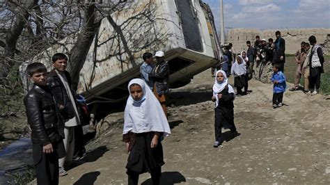 Talibanes Afganos Usan A Niños Esclavos Sexuales Para Atacar A La Policía