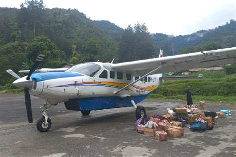 Kkb Tembak Pesawat Asean Air Saat Mendarat Di Beoga Antara News