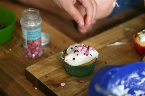 Easy Mary Berry fairy cakes recipe | Cooking with my kids