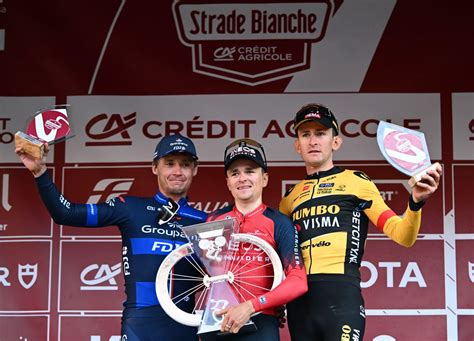 Strade Bianche Victoire De Tom Pidcock Devant Valentin Madouas Et Tiesj Benoot Sport Fr