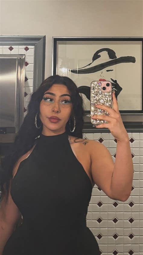 TikTok Instagram T H I C C Itssarapr Nude Photo 26 The Fappening Leaked Photos