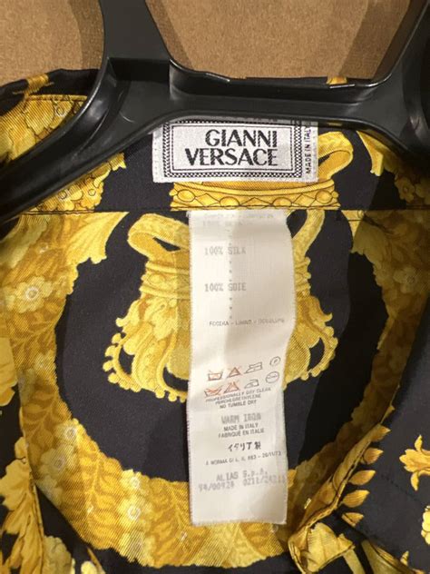 Yahooオークション ジャンニ ヴェルサーチ Gianni Versace シルクシ