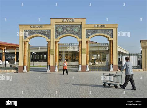 Uzbekistan Samarkand Siyob Bazaar Fotos E Imágenes De Stock Alamy